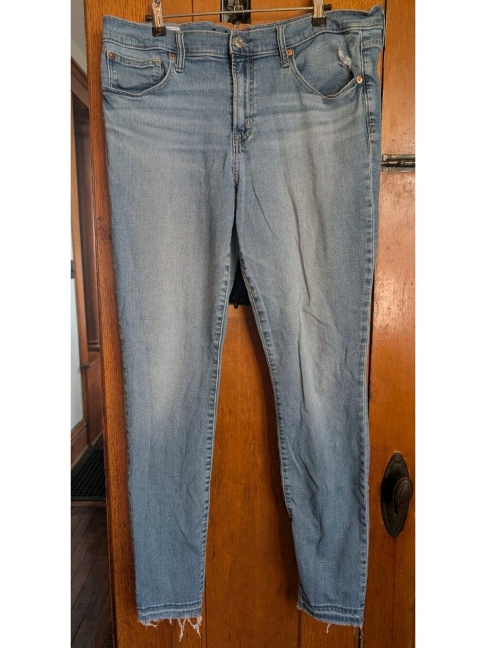 Gap True Skinny Midrise Jeans Medium Wash Open Bottom Seam Size 34 Tall 18T -031